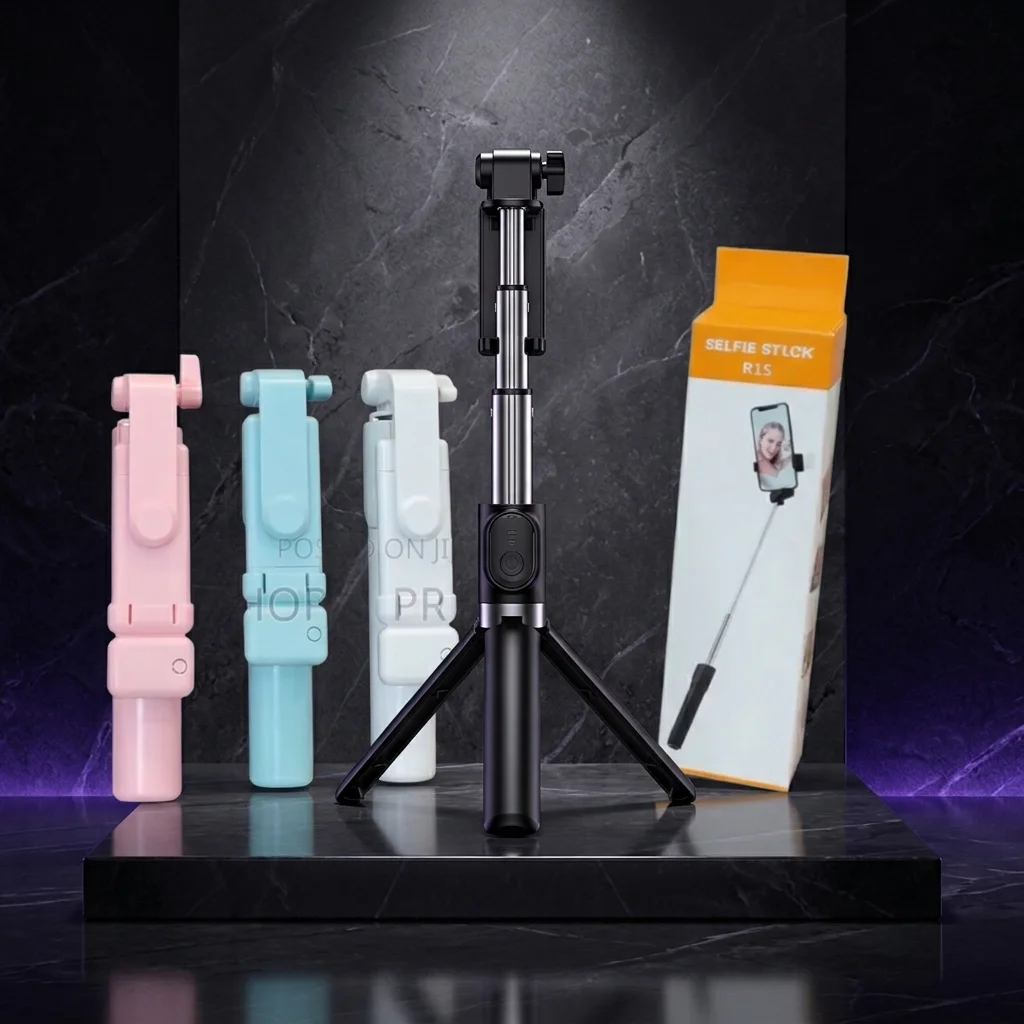 R1S selfie stick with tripod